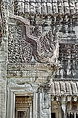 Angkor Wat temple, the crossing cloister, bas reliefs 